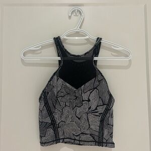 Lululemon Black and White Patterned Women's Crop Tank